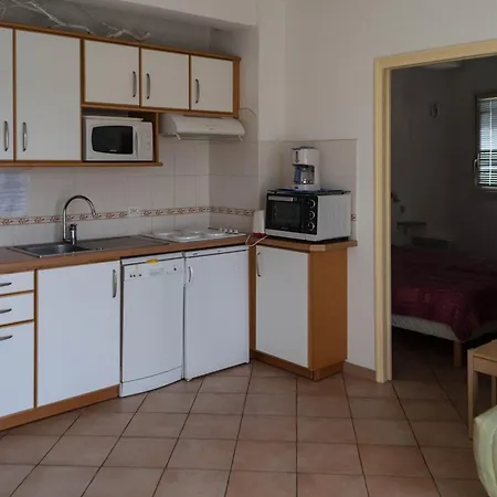 דירה Le Lavandou, T2 Pour 4, Vue Mer, Terrasse, Parking - Fr-1-803-82 לה לבאנדו