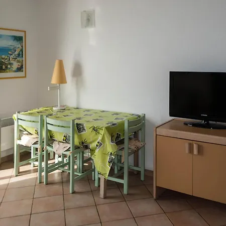 Апартаменти Le Lavandou, T2 Avec Terrasse Vue Et Parking, 4 Pers. - Fr-1-803-82 *
