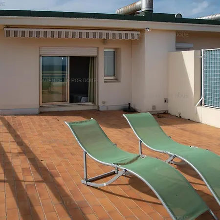 Le Lavandou, T2 Avec Terrasse Vue Et Parking, 4 Pers. - Fr-1-803-82 *