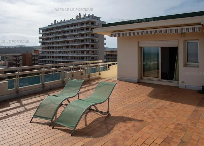 Le Lavandou, T2 Avec Terrasse Vue Et Parking, 4 Pers. - Fr-1-803-82 *