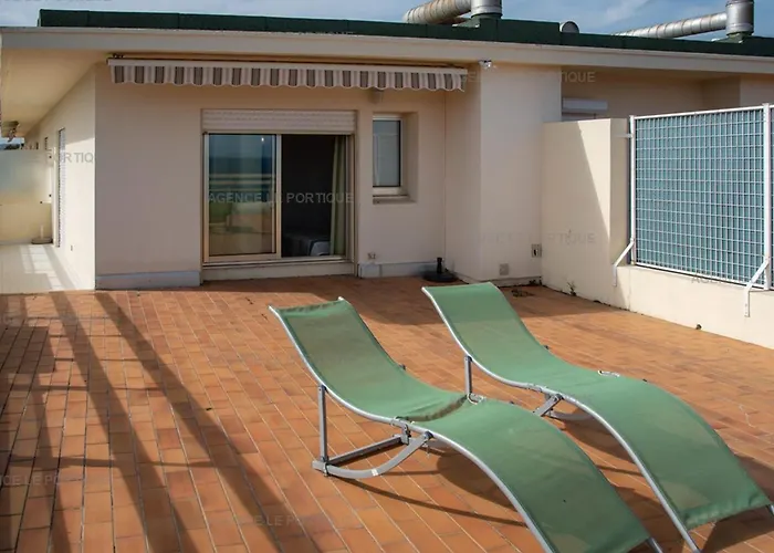 Le Lavandou, T2 Avec Terrasse Vue Et Parking, 4 Pers. - Fr-1-803-82 *